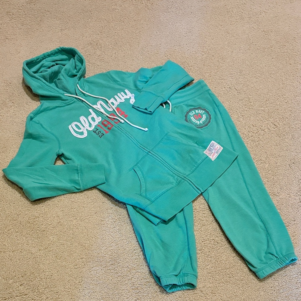 Old Navy Green Goddess Heritage Fleece Jogger set